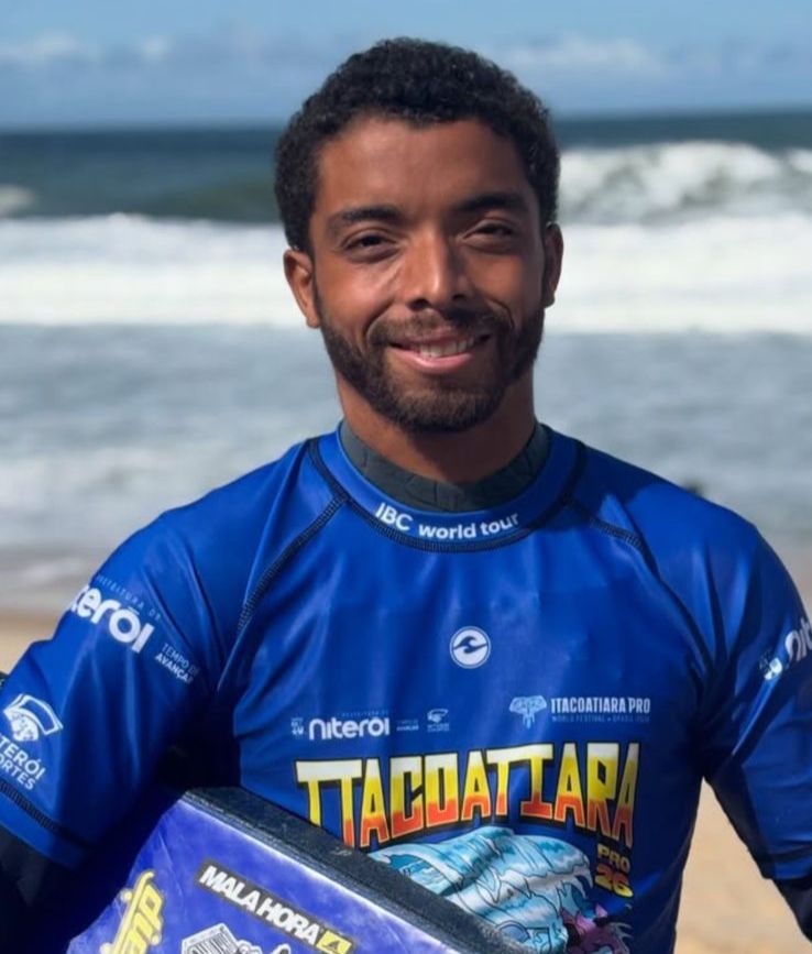 Campanha solidária mobiliza apoio a surfista ferido em competição em Niterói