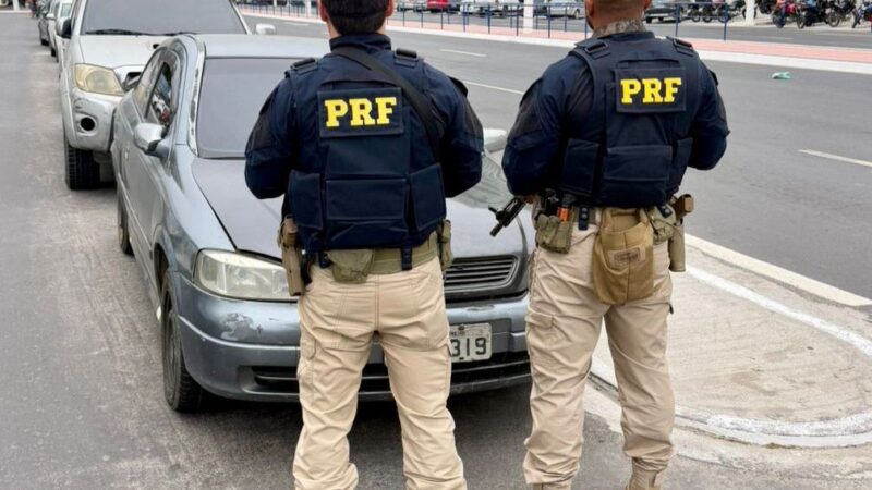 PRF flagra carro clonado e recupera veículo roubado na BR-101, em Itaboraí