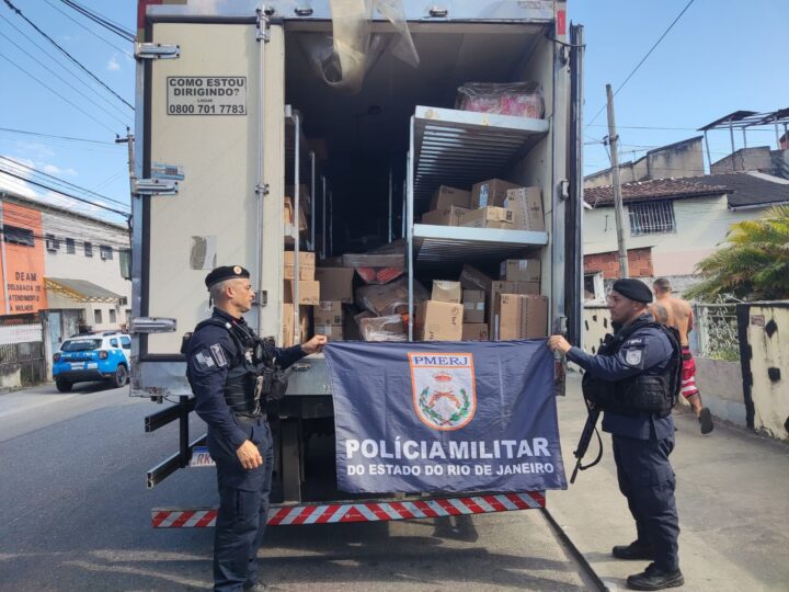 Roubo de carga termina com van recuperada por equipes do 1ºBPM em São Gonçalo