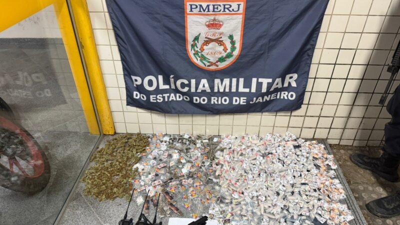 GAT Bravo do 12º BPM realiza grande apreensão de drogas e prende cinco no Inferninho, em Piratininga