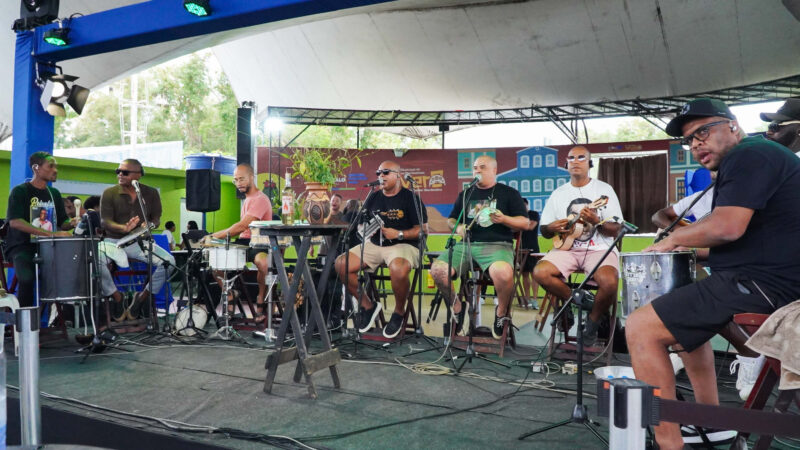 Gonçalenses curtem domingo com muito samba no Centro de Tradições Nordestinas, em Neves