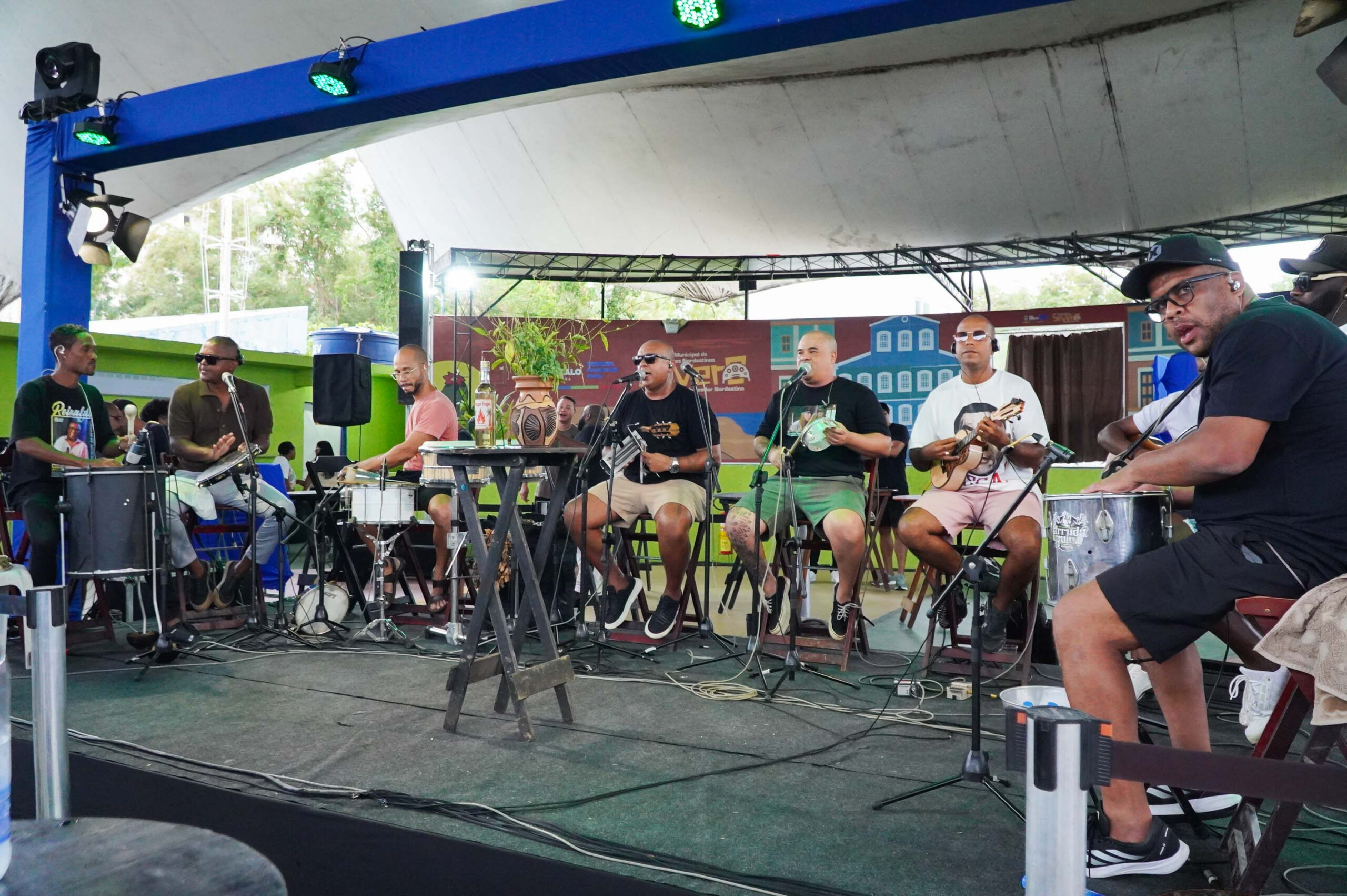 Gonçalenses curtem domingo com muito samba no Centro de Tradições Nordestinas, em Neves