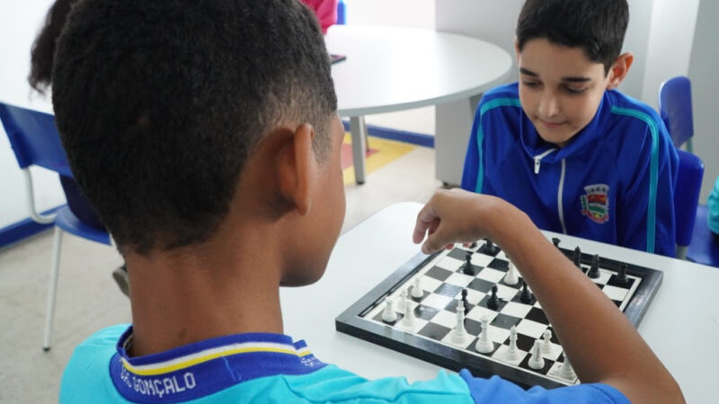 Educação adota aulas de xadrez como atividade extracurricular