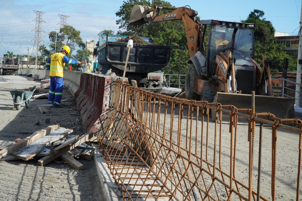 Parte de ciclovia do MUVI no trecho 5, no Alcântara, é concretada