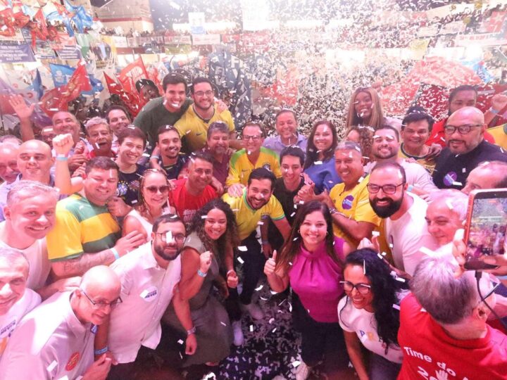 Pré-campanha de Eduardo Paes em São Gonçalo reúne 10 mil pessoas em pleno dia de estreia do Brasil na Copa do Mundo