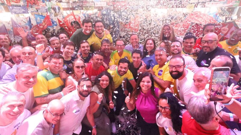 Pré-campanha de Eduardo Paes em São Gonçalo reúne 10 mil pessoas em pleno dia de estreia do Brasil na Copa do Mundo