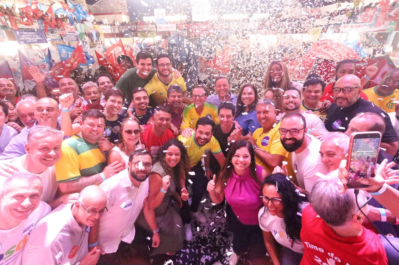 Pré-campanha de Eduardo Paes em São Gonçalo reúne 10 mil pessoas em pleno dia de estreia do Brasil na Copa do Mundo