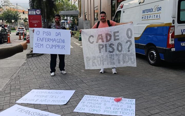Trabalhadores da enfermagem fazem ato em frente ao Hospital Niterói D’Or e cobram respeito ao piso da categoria