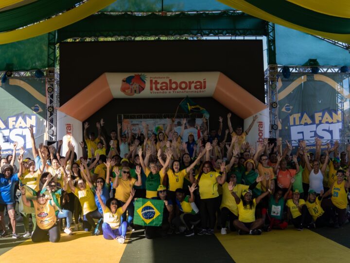 Aulão TransformAção realiza edição especial na Praça Marechal Floriano Peixoto com clima de Copa e muita animação