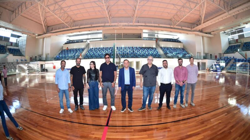 Em reta final das obras, prefeito Rodrigo Neves vistoria Arena Niterói ao lado do secretário de Esporte e Lazer