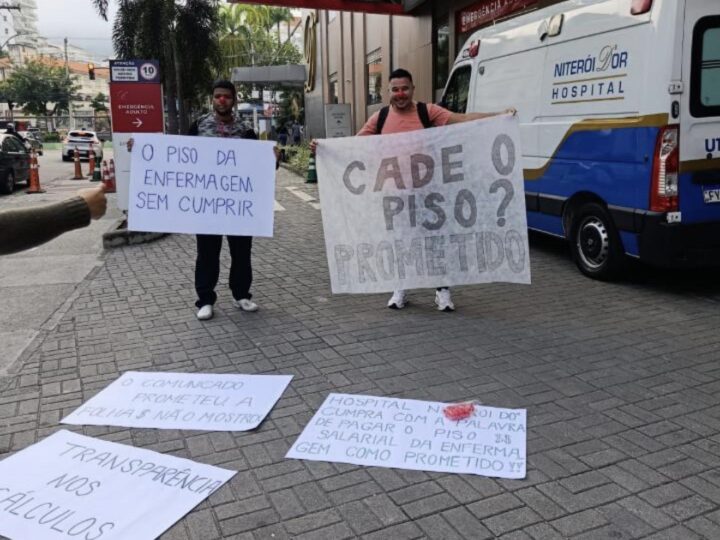 Trabalhadores da enfermagem fazem ato em frente ao Hospital Niterói D’Or e cobram respeito ao piso da categoria