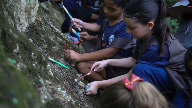 Oficina “Um Dia de Paleontólogo” encanta alunos da rede municipal de Itaboraí