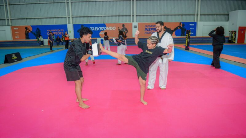 Projeto Itaboraí + Esportes inicia aulas gratuitas de Taekwondo no Centro de Lutas