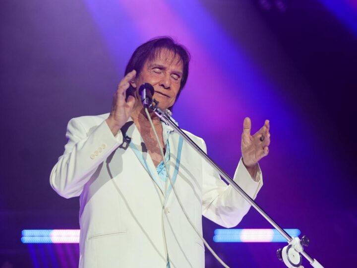 Duas noites de muitas emoções com Roberto Carlos marcam abertura da Arena Niterói
