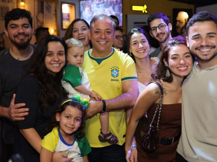 Rodrigo Neves celebra 50 anos ao lado da família e de lideranças políticas do Rio de Janeiro