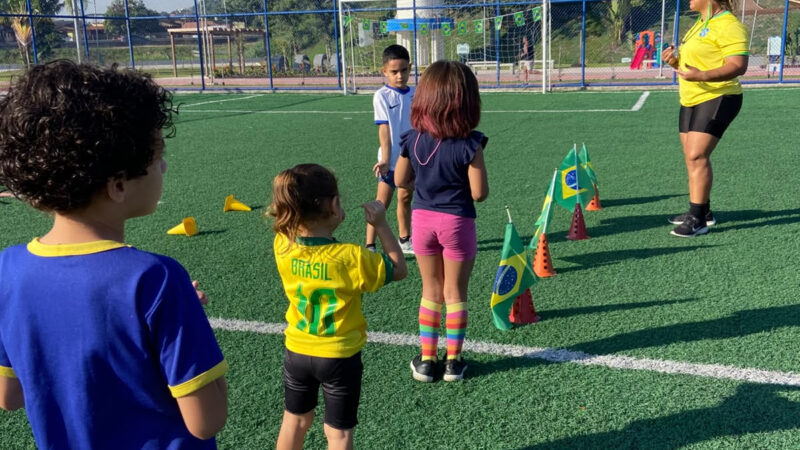 Crianças realizam aulas de funcional no Parque RJ Nosso Sonho