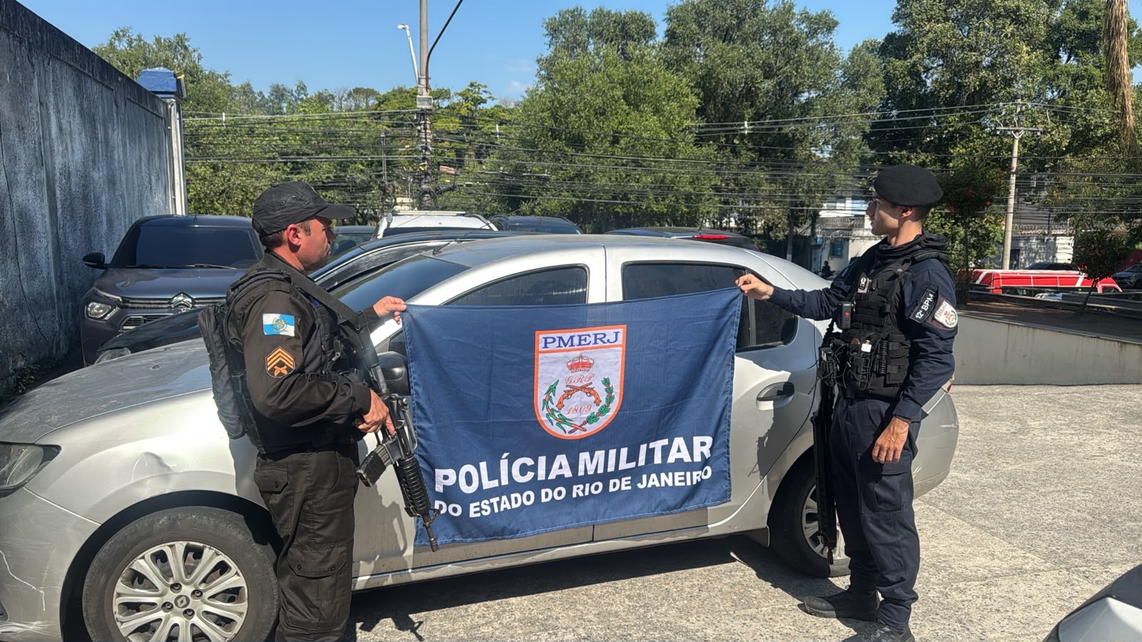 Veículo com registro de roubo é recuperado pela PM em Tenente Jardim, em Niterói