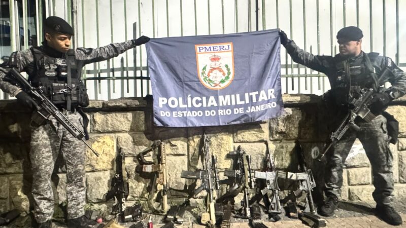 URGENTE | Intensa perseguição na Avenida Brasil termina com confronto na Maré; um policial morre, outro fica gravemente ferido e seis fuzis são apreendidos