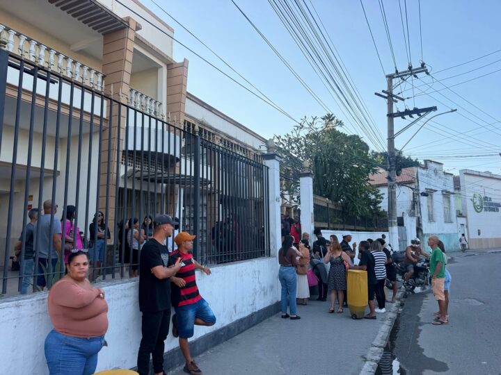 Tristeza e dor marcam sepultamento de Vitor, vítima de acidente envolvendo três motocicletas em Niterói