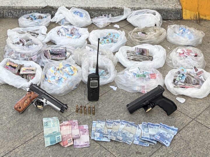 OPERAÇÃO NA VILA IPIRANGA TERMINA COM DOIS PRESOS E DUAS PISTOLAS APREENDIDAS
