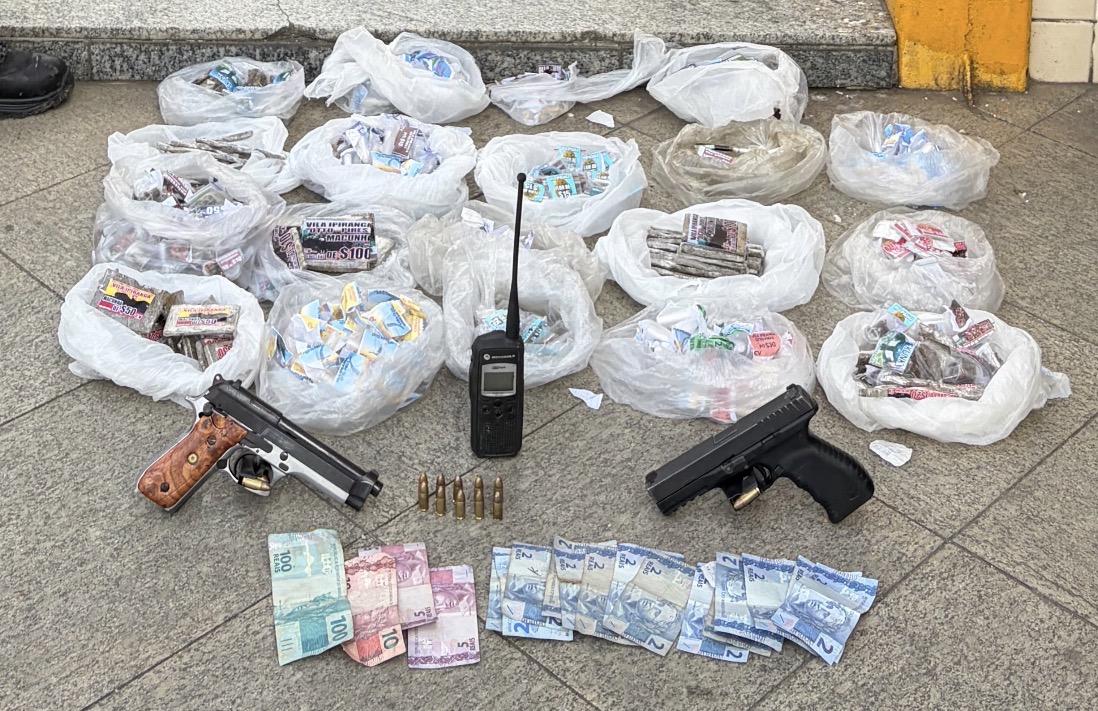 OPERAÇÃO NA VILA IPIRANGA TERMINA COM DOIS PRESOS E DUAS PISTOLAS APREENDIDAS