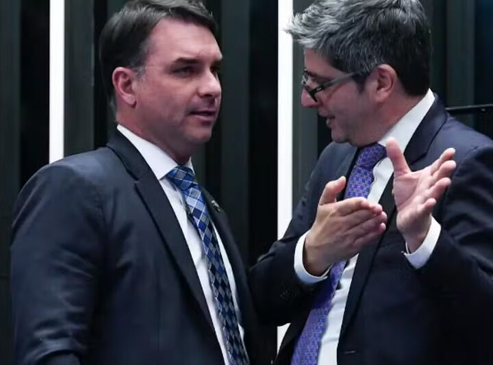 Carlos Jordy fica fora da disputa ao Senado pelo PL; Flávio Bolsonaro define Carlos Portinho como pré-candidato