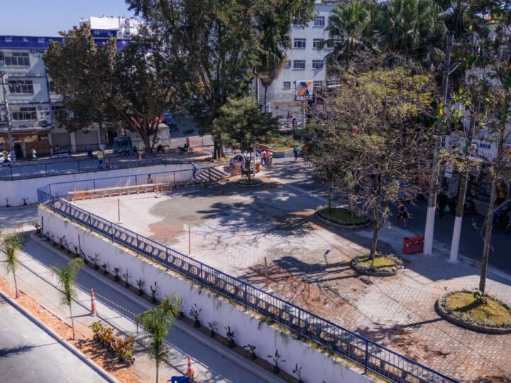 Praça Prefeito Roberto Pereira dos Santos entra na fase final de revitalização no Centro de Itaboraí