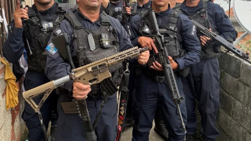 GAT Delta do 12º BPM apreende fuzil e drogas durante ação no Morro do Cavalão, em Niterói