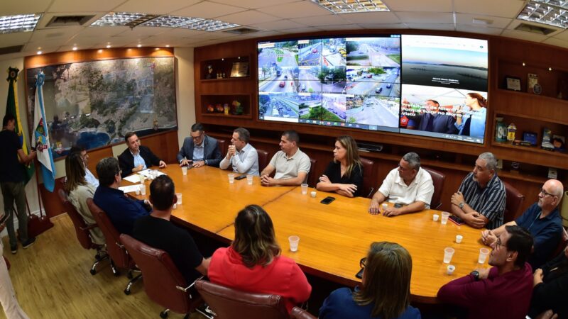 Prefeito Rodrigo Neves lança editais para obras de urbanização em Várzea das Moças