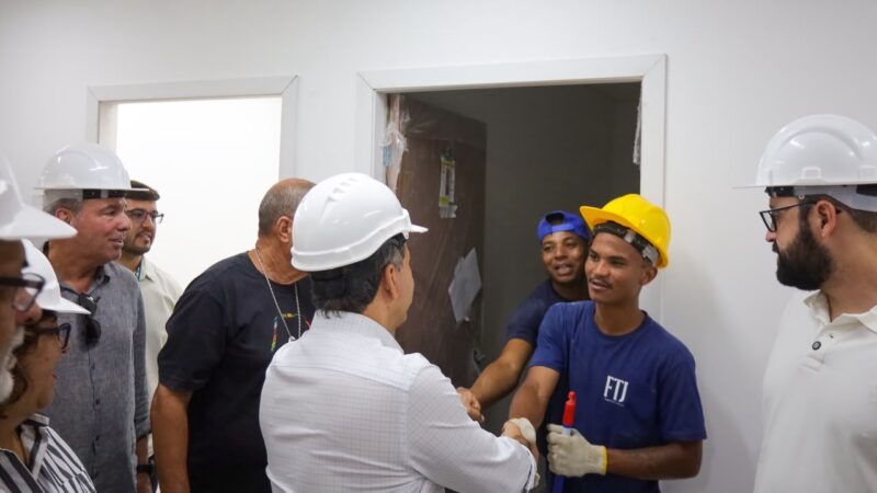 Prefeito Rodrigo Neves vistoria implantação do Supercentro de Exames e obras de nova escola na Região Oceânica
