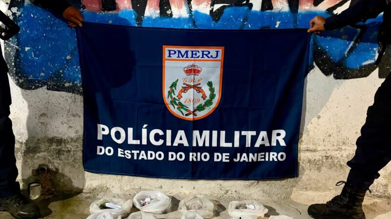 12º BPM PRENDE DOIS SUSPEITOS, APREENDE PISTOLA, GRANADA E DROGAS APÓS OPERAÇÃO NA COMUNIDADE DA CHÁCARA