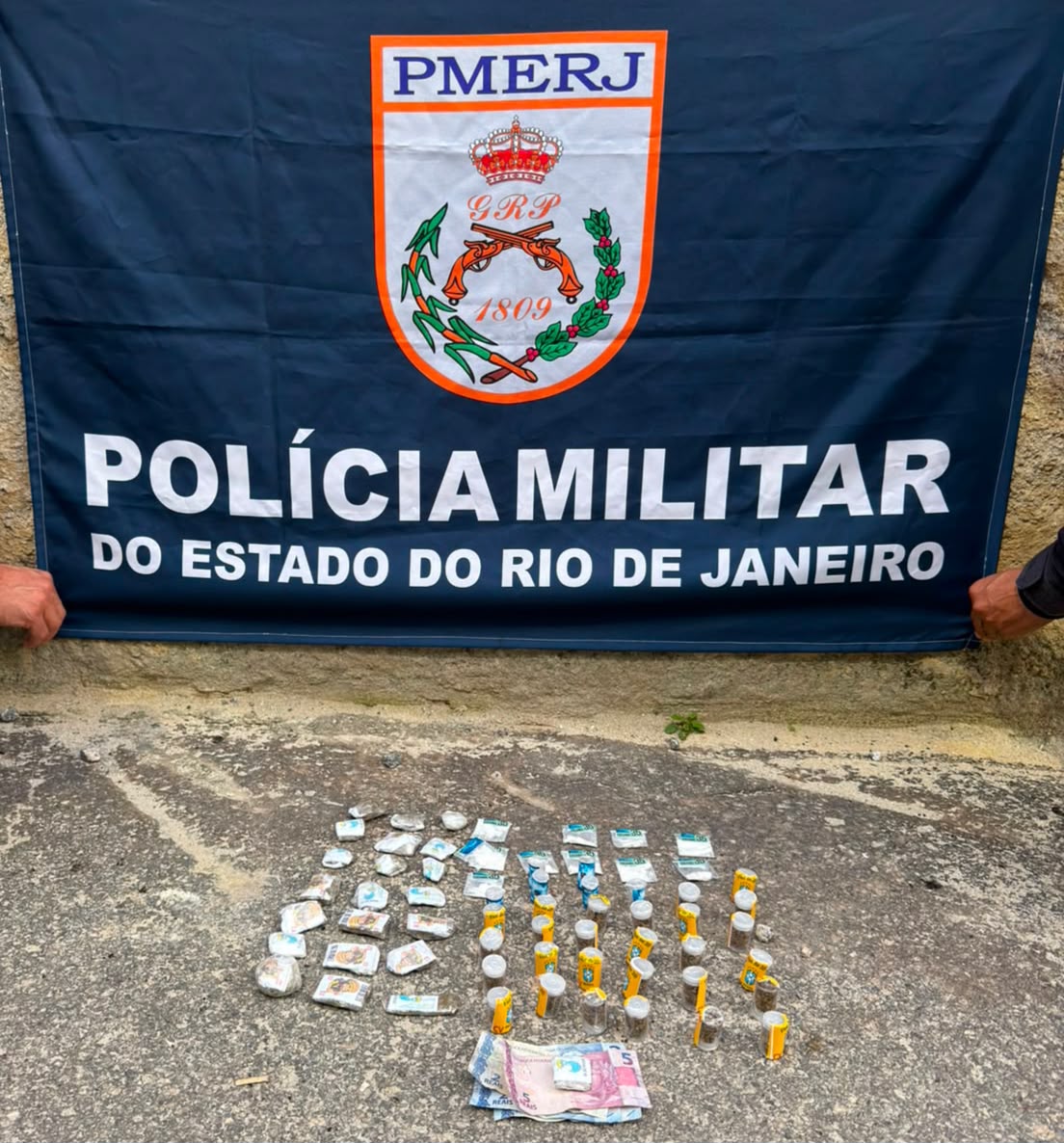 Dois suspeitos são presos durante ação contra o tráfico na Comunidade da Beltrão, em Santa Rosa