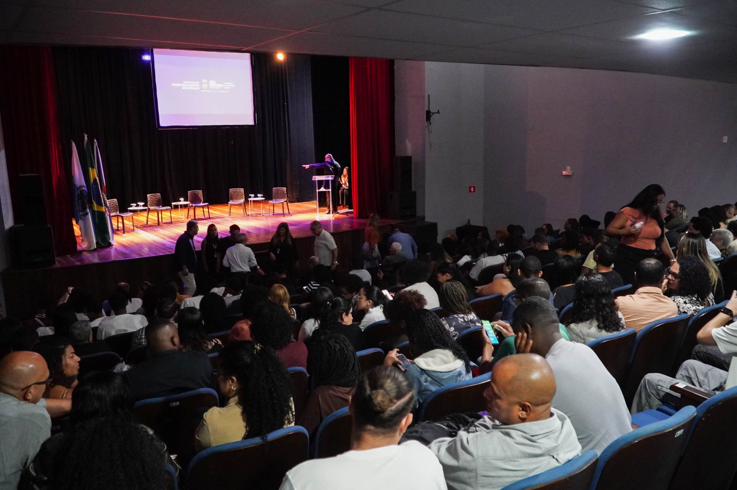 São Gonçalo forma 160 alunos em cursos profissionalizantes gratuitos