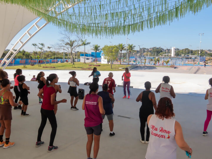 Aulas gratuitas de zumba fazem sucesso no Parque RJ Nosso Sonho