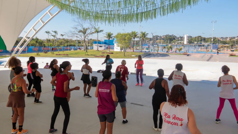 Aulas gratuitas de zumba fazem sucesso no Parque RJ Nosso Sonho