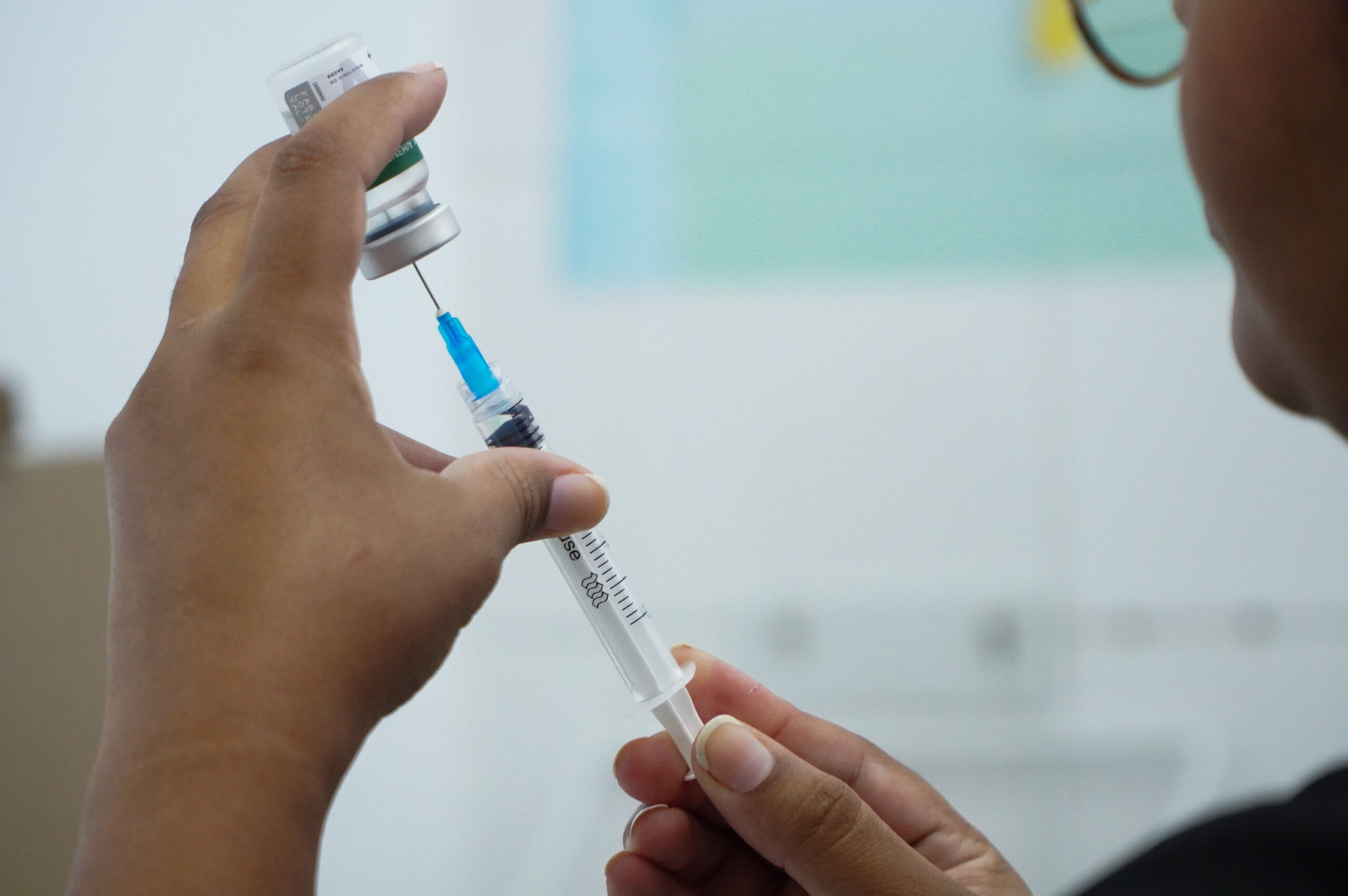 Saúde de São Gonçalo segue vacinando moradores contra a gripe