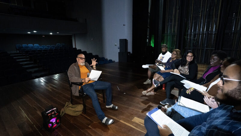 Curso gratuito de locução de eventos do CRIA SG está com terceira turma em andamento