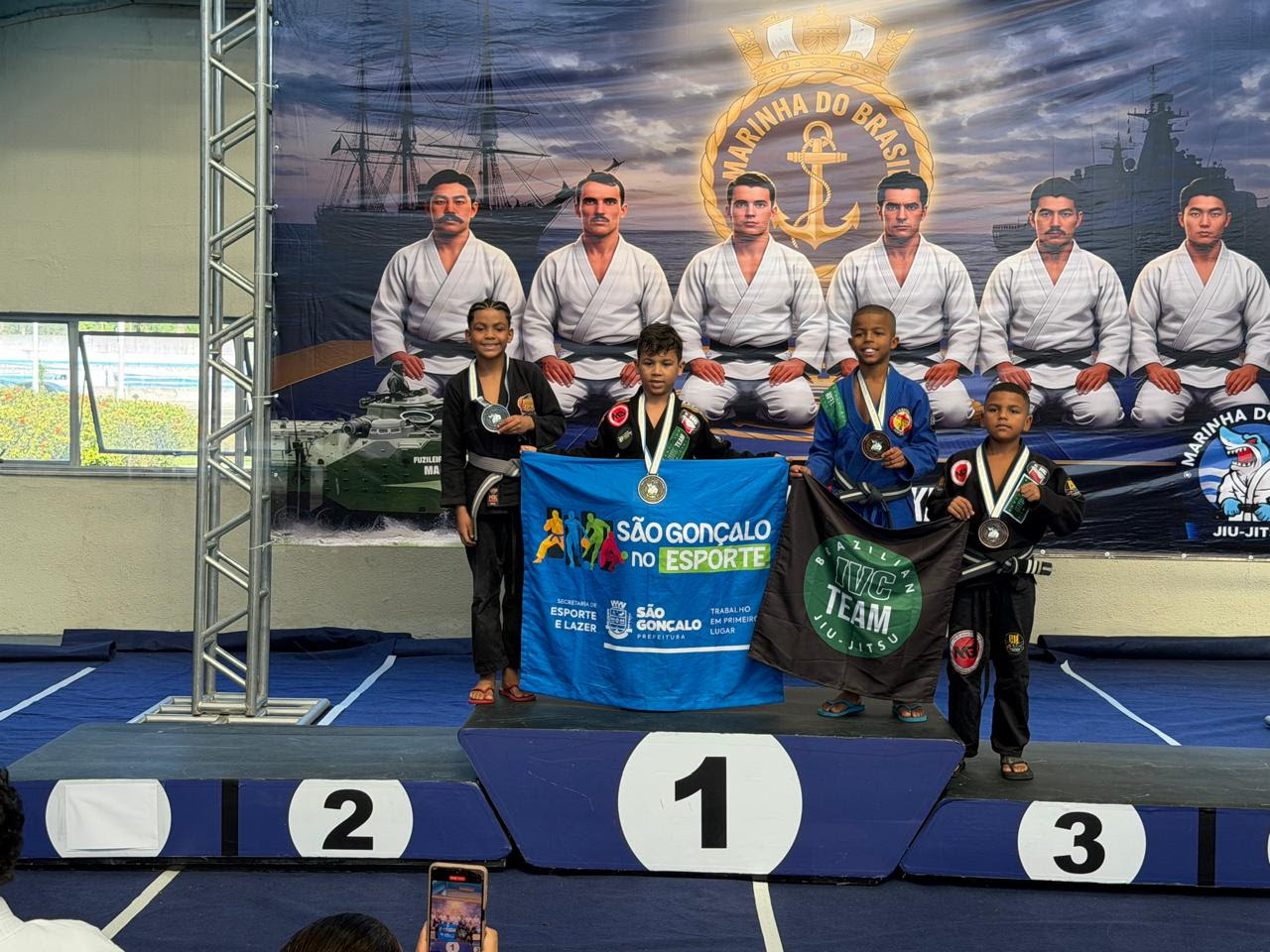 Jovens atletas de Jiu-jítsu de São Gonçalo participam de competição estadual