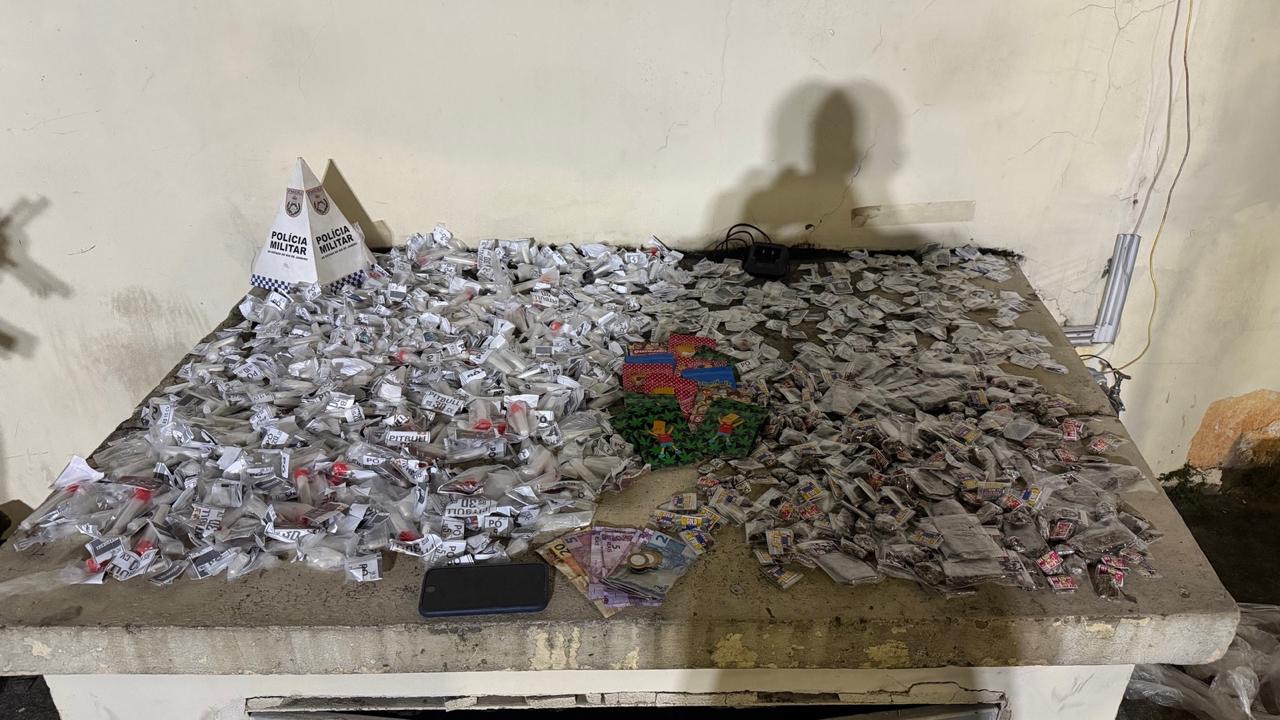 35º BPM apreende mais de mil unidades de drogas durante ação na Reta Velha, em Itaboraí