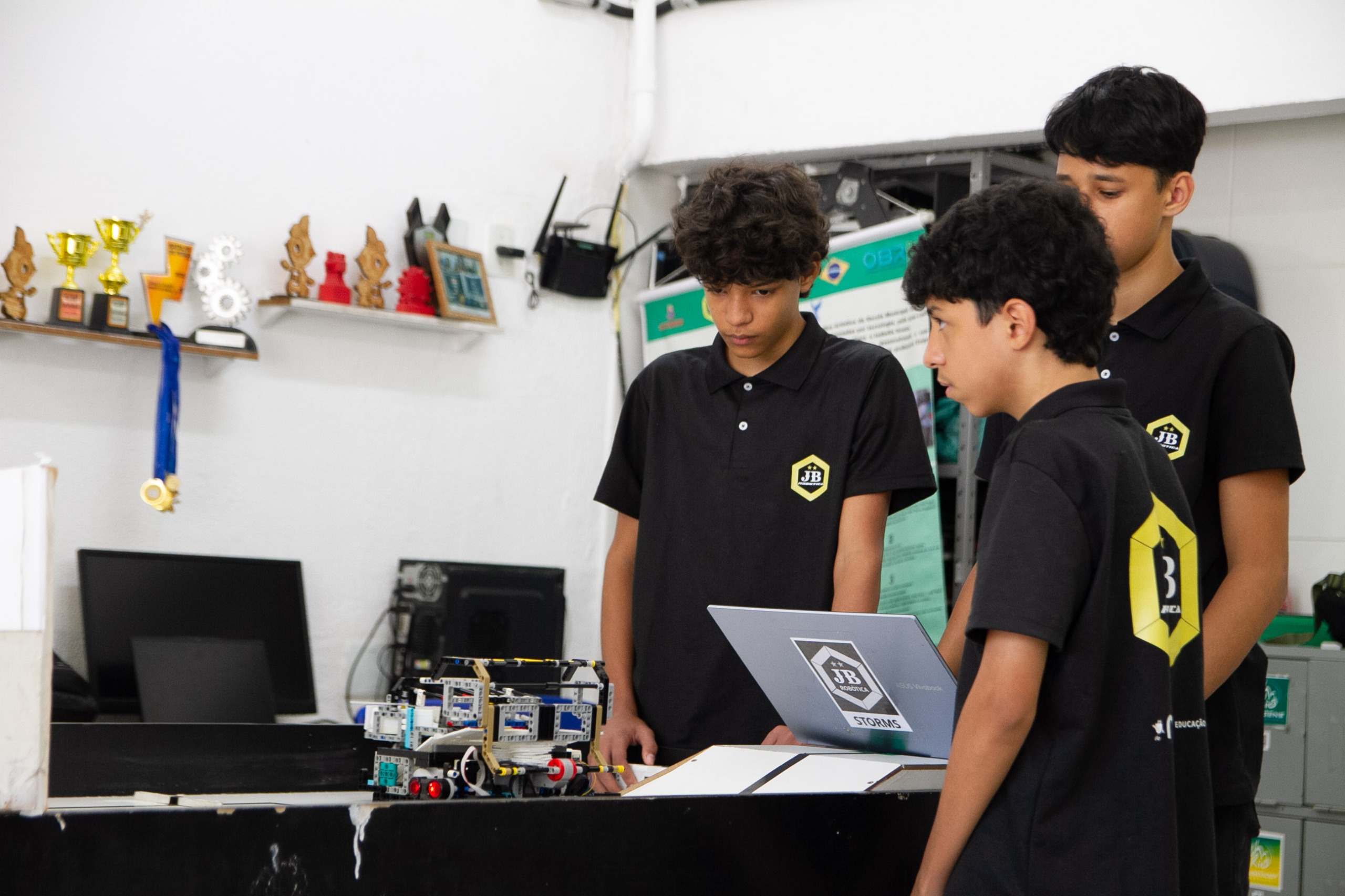 Alunos da Rede Municipal de Niterói avançam na Olimpíada Brasileira de Robótica