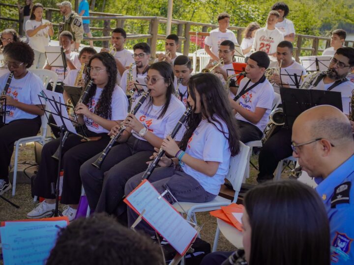 Banda da Guarda Municipal de Itaboraí encanta público com concerto no Parque Paleontológico
