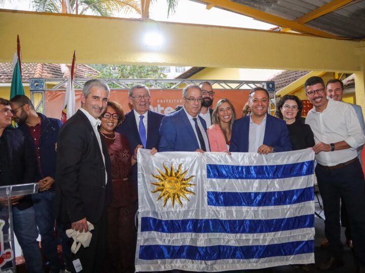 Niterói e Uruguai assinam acordo para primeira escola pública bilíngue em português e espanhol da rede municipal
