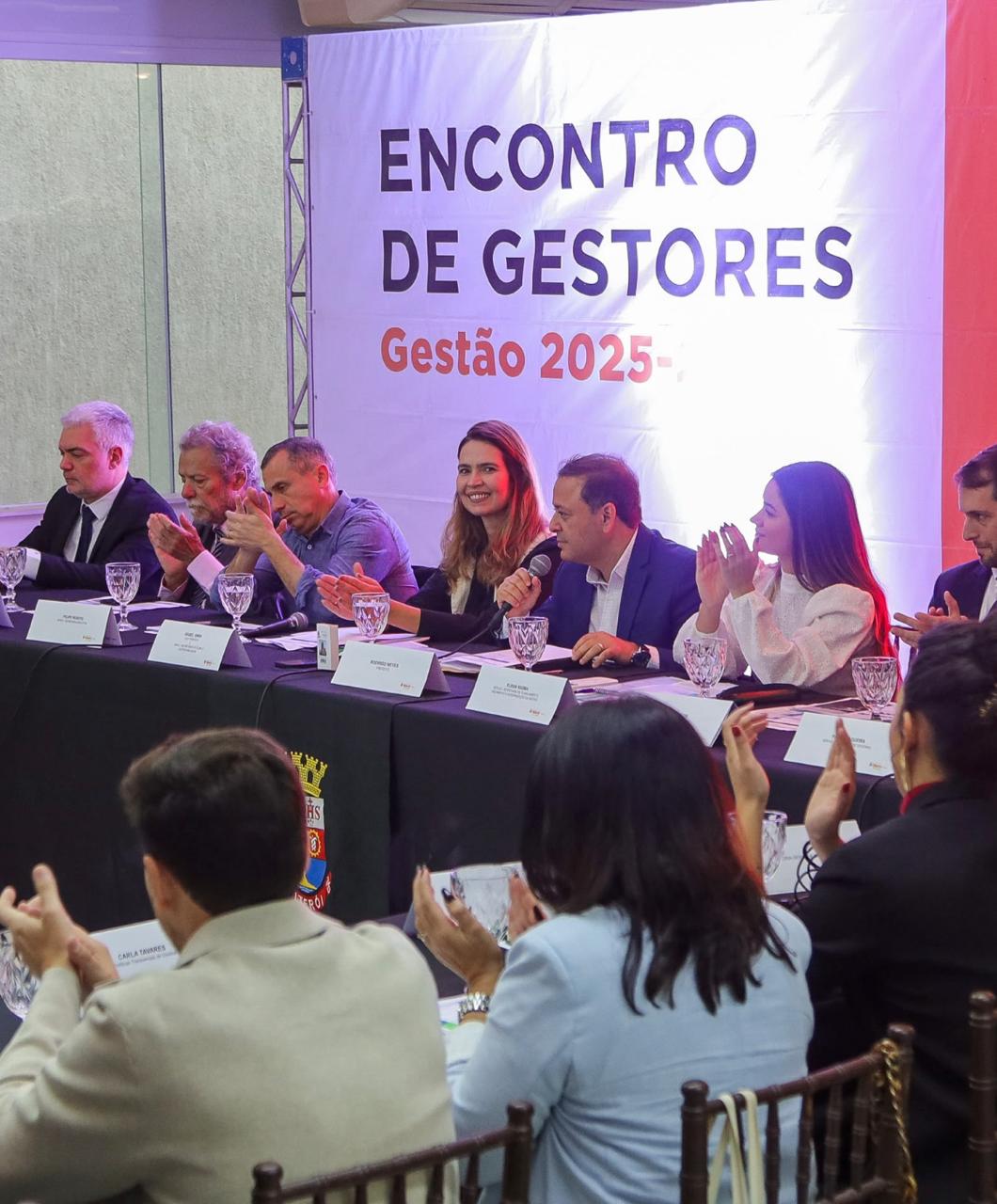 Prefeitura de Niterói reúne gestores para acompanhar avanços e novas entregas do Plano de Metas 2026