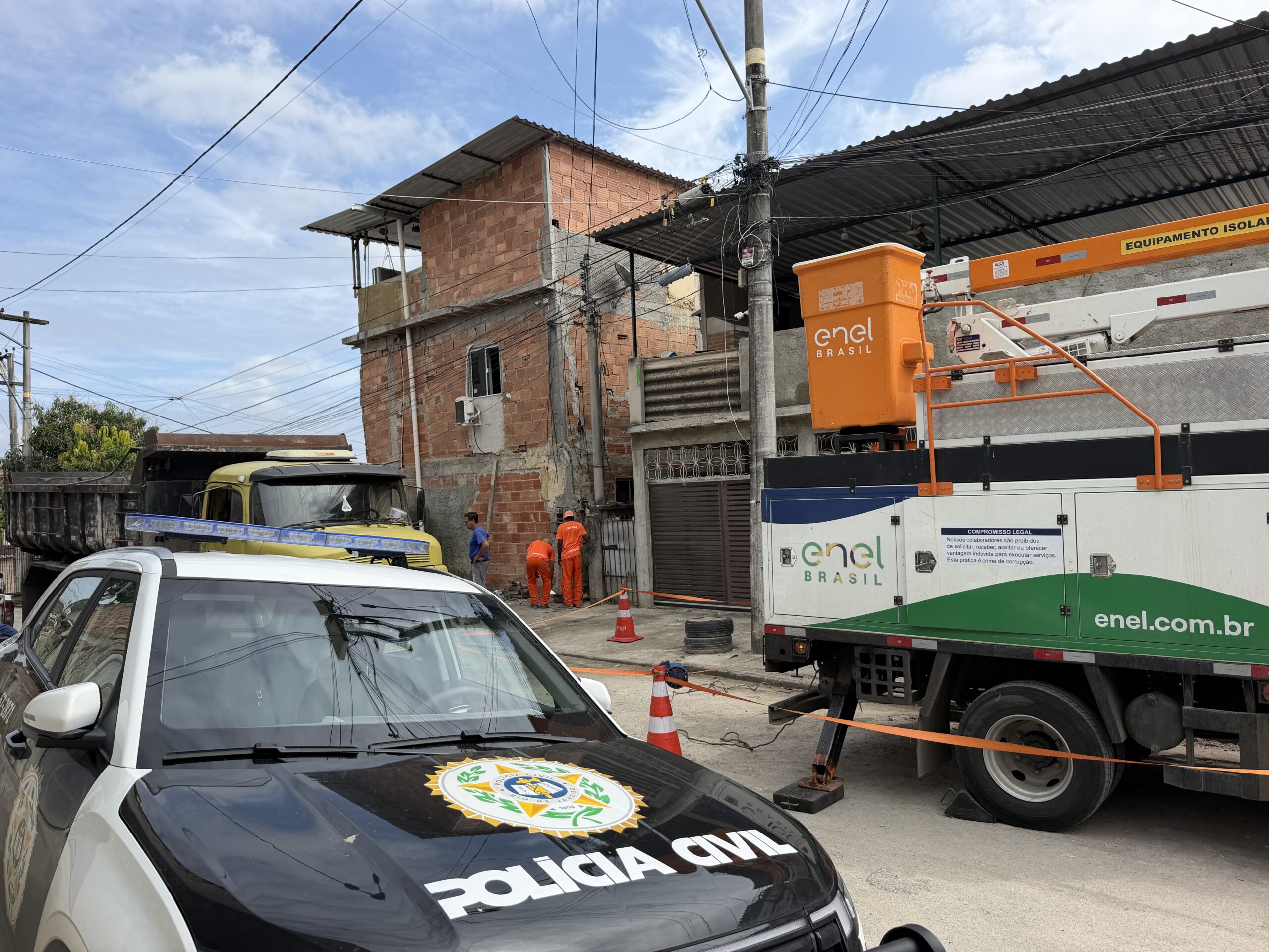 Polícia Civil apreende grande quantidade de materiais furtados da Enel em imóvel no Galo Branco, em São Gonçalo