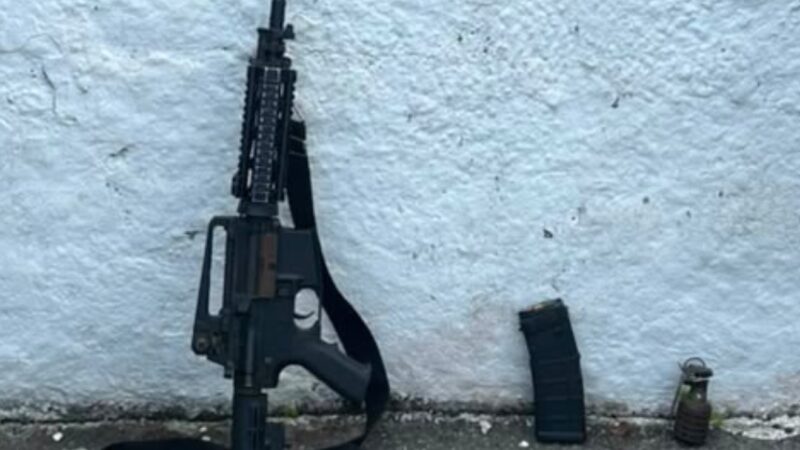 Fuzil, granada e drogas são apreendidos durante ação policial do 7º BPM em São Gonçalo