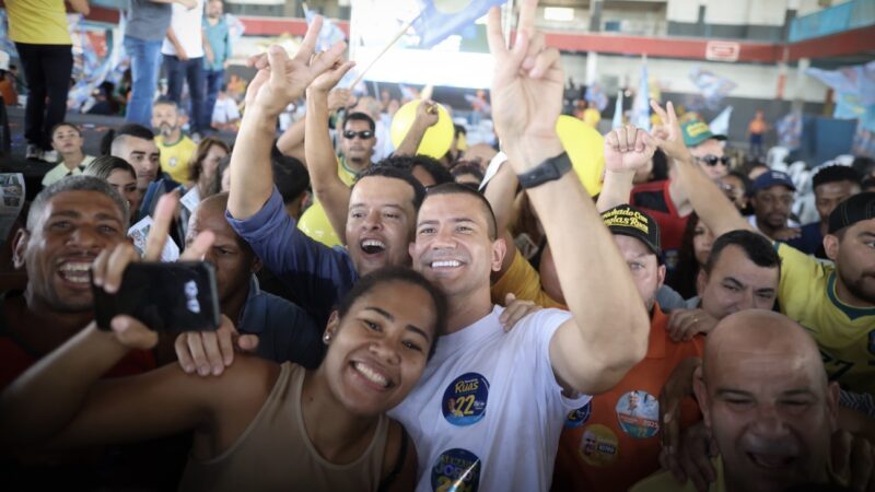 Douglas Ruas reúne multidão em evento de candidatos em São Gonçalo