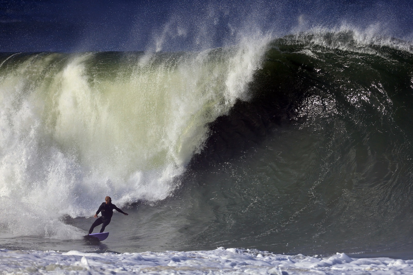 Sinal Verde para o Itacoatiara Big Wave confirma campeonato de surfe em ondas grandes para o dia 25