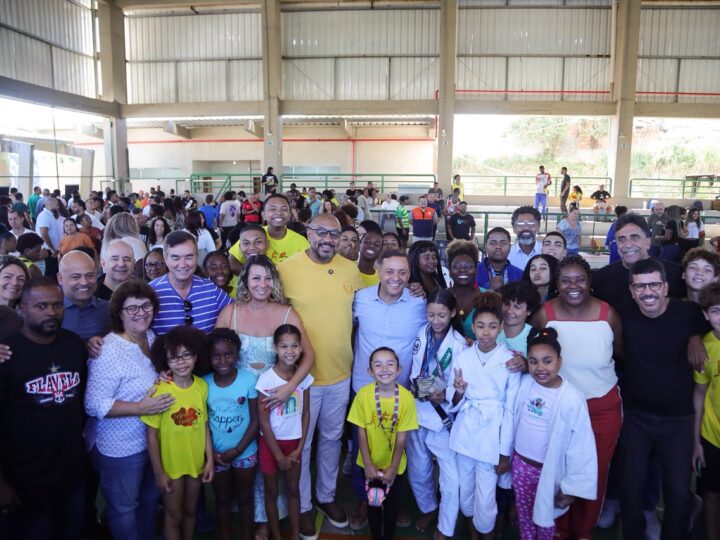 Prefeito Rodrigo Neves assina ordem de início da reforma e ampliação do Parque Esportivo e Social do Caramujo