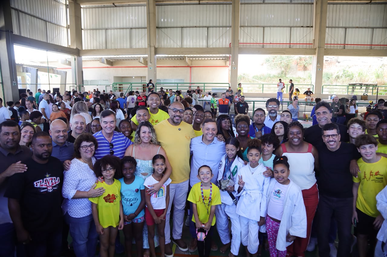 Prefeito Rodrigo Neves assina ordem de início da reforma e ampliação do Parque Esportivo e Social do Caramujo