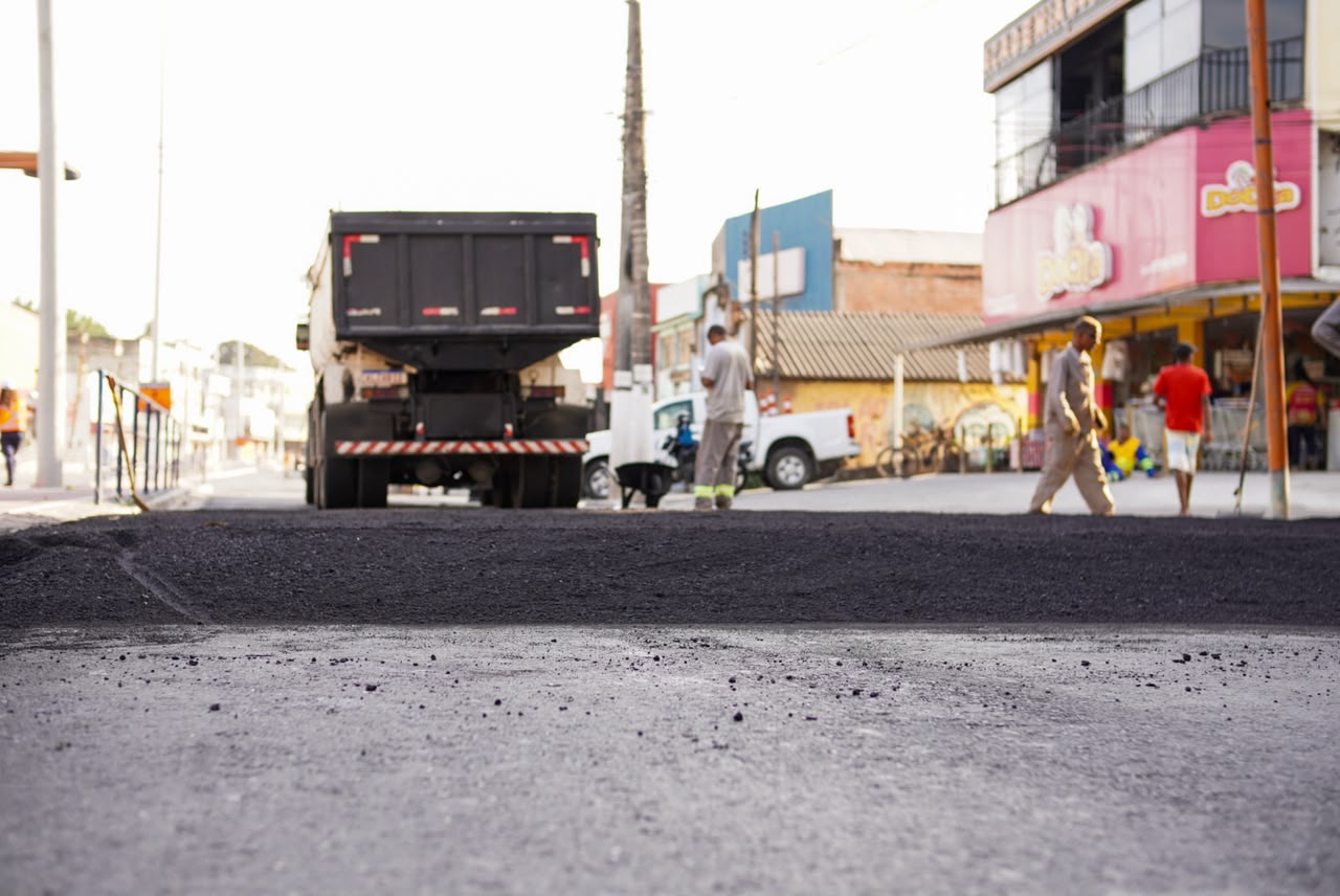 Prefeitura de Itaboraí avança na implantação de lombadas na Avenida 22 de Maio para reforçar a segurança no trânsito